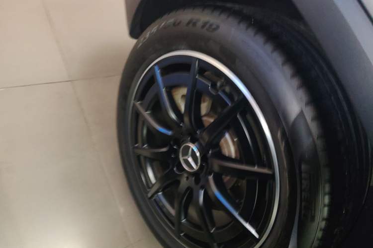 Used Mercedes-Benz GLB AMG 2021 AMG GLB 35 4MATIC Right Rear Wheel Hub