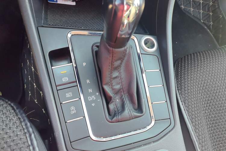 Used Volkswagen Bora 2019 1.5L Automatic Fashion Model Gear Lever