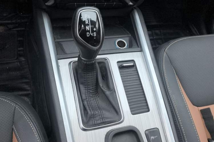 Used Geely Auto Vision X6 2016 1.3T CVT Flagship Model
