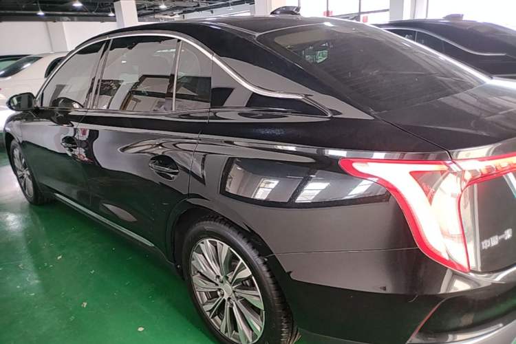 Used Hongqi E-QM5 2022 431 km Charge & Enjoy Edition