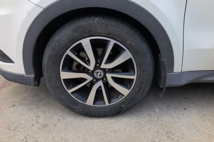 Used Dongfeng Fengon 580 2017 1.5T CVT Luxury Model Exterior 4