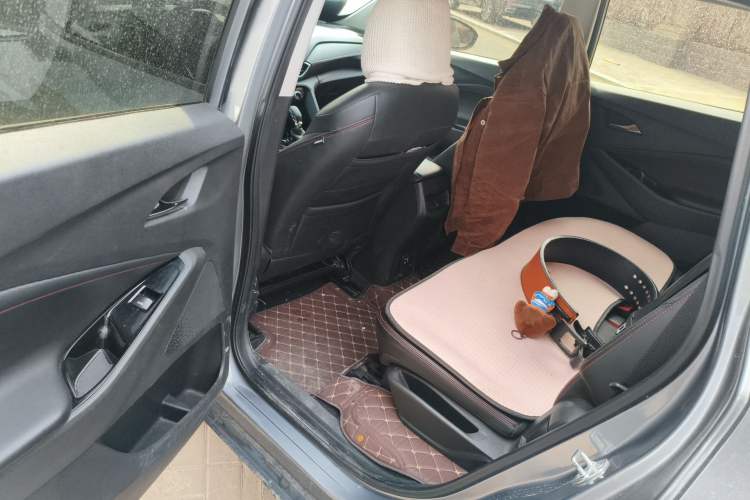 Used Chevrolet Orlando 2018 Redline 530T Automatic Enjoyment Edition (5+2 Model) – China V Standard Left Rear Seat