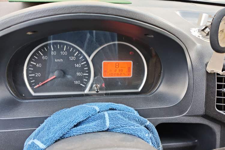 Used BAIC Weiwang 306 2013 1.2L Value Edition Basic 7-Seater A12 China IV Standard Odometer Close Up