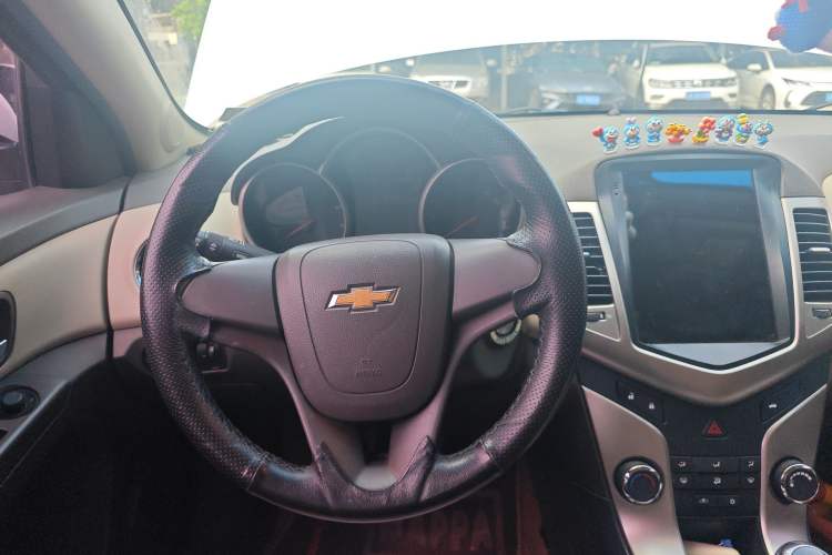 Used Chevrolet Cruze 2015 1.5L Classic SL MT Steering Wheel