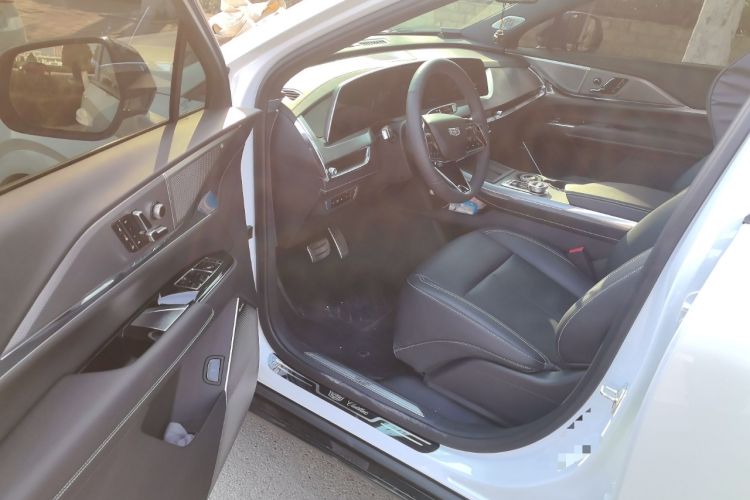 Used Cadillac XT5 2025 2.0T Prestige Version