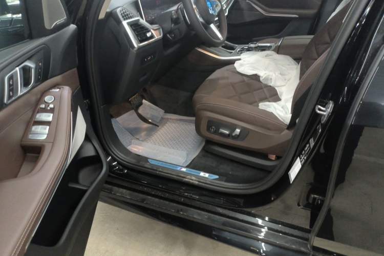 Used BMW X5 2023 xDrive 30Li Luxury M Sport Night Edition Package
