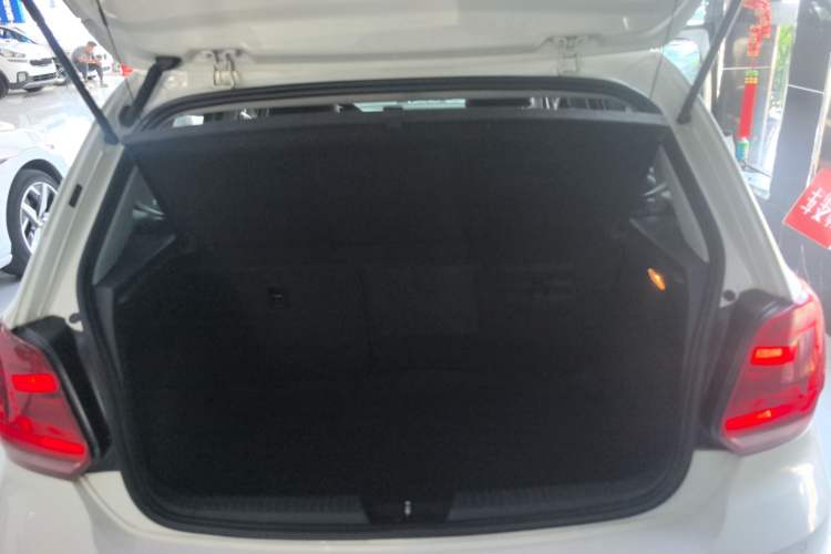 Used Volkswagen Polo 2014 1.4L Manual Comfort Edition