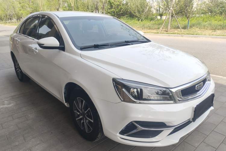 Used Geely Auto Emgrand 2019 Leading Edition 1.5L Manual Luxury Model China VI Standard Front Right 45 Deg