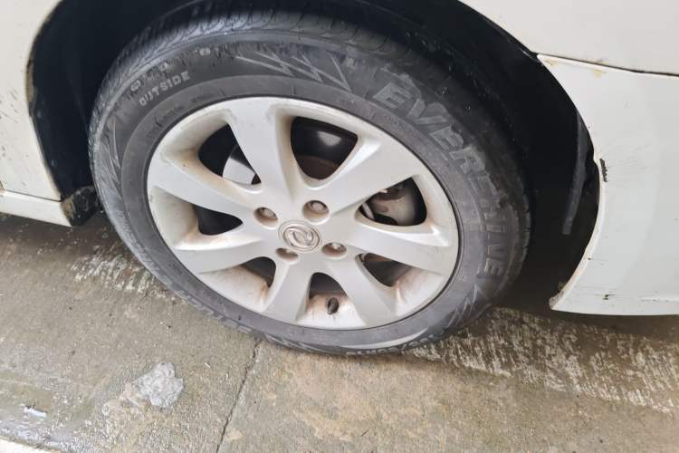 Used Dongfeng Aeolus A60 2014 1.6L Manual Smart-Drive Elite Version Right Front Wheel Hub