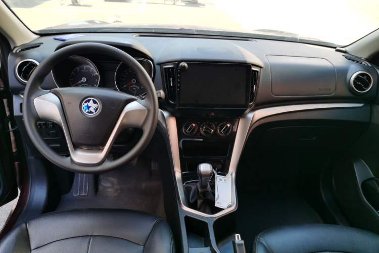 Used Venucia T70 2016 1.6L Manual Ruixing Edition