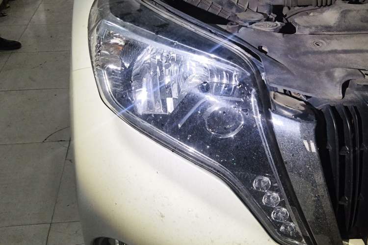 Used Toyota Prado 2010 4.0L Automatic TX-L Right Front Headlight