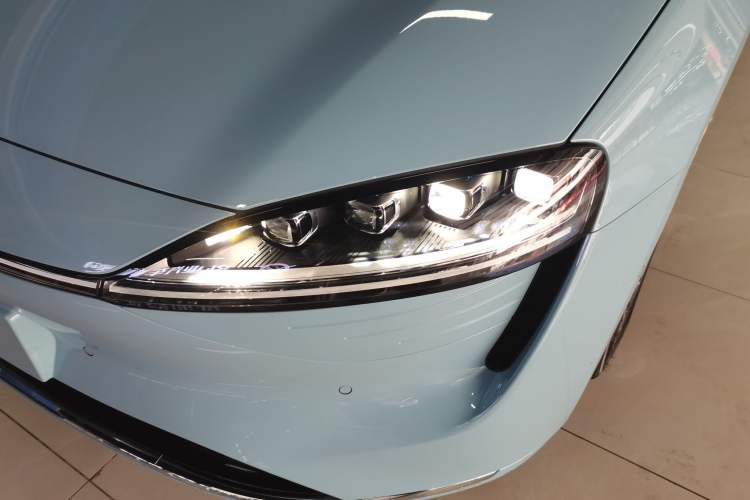 Used Hima Luxeed S7 2025 785 km Ultra