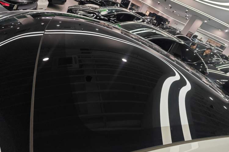 Used Tesla Model Y 2025 Rear-Wheel-Drive Version
