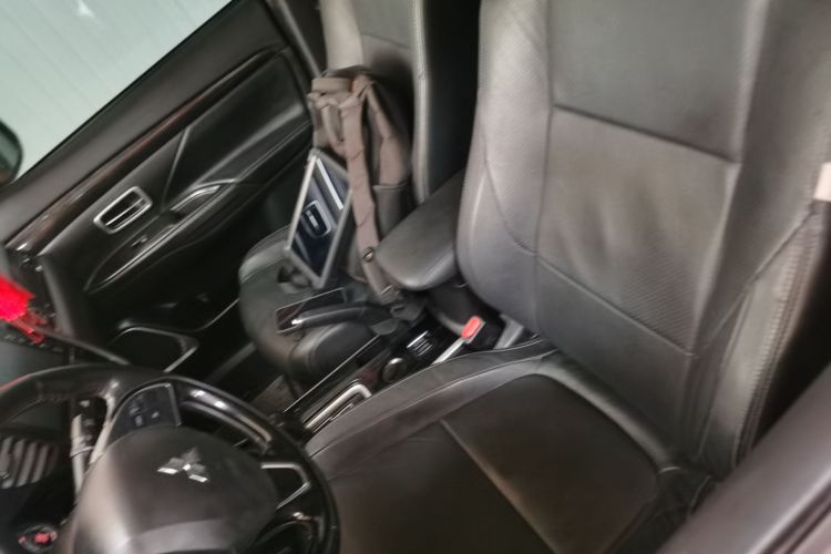 Used Mitsubishi Outlander 2018 2.0L Two-Wheel Drive Glory Edition 5 Seats
