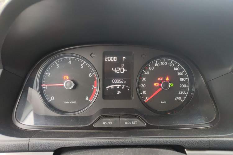 Used Volkswagen Gran Lavida 2013 1.6L Automatic Fashion Model Instrument Cluster