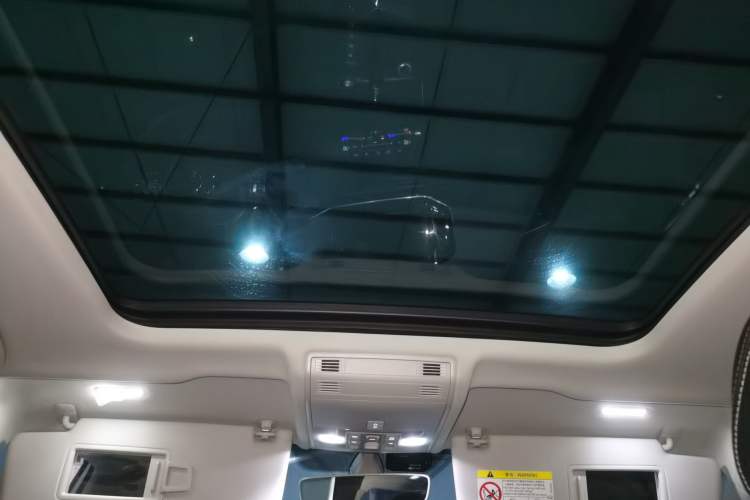 Used Volkswagen Tayron 2020 330TSI Two-Wheel Drive Luxury Smart Connectivity Version
