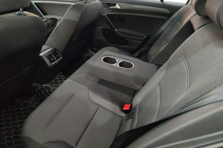 Used Volkswagen Golf 2019 1.8TSI Travel Edition
