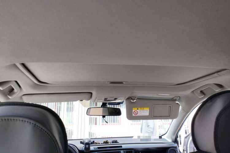 Used Toyota RAV4 2016 2.0L CVT Two-Wheel Drive Comfort Edition China V Standard
