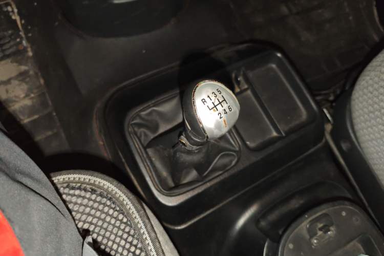 Used JAC Refine 2012 1.9T Shuttle Diesel Comfort Version HFC4DB1-2C