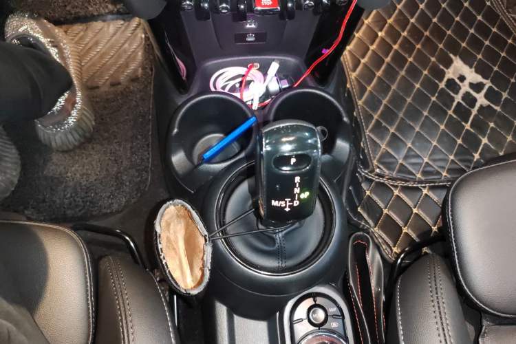 Used MINI 2023 1.5T COOPER Artist Gear Lever