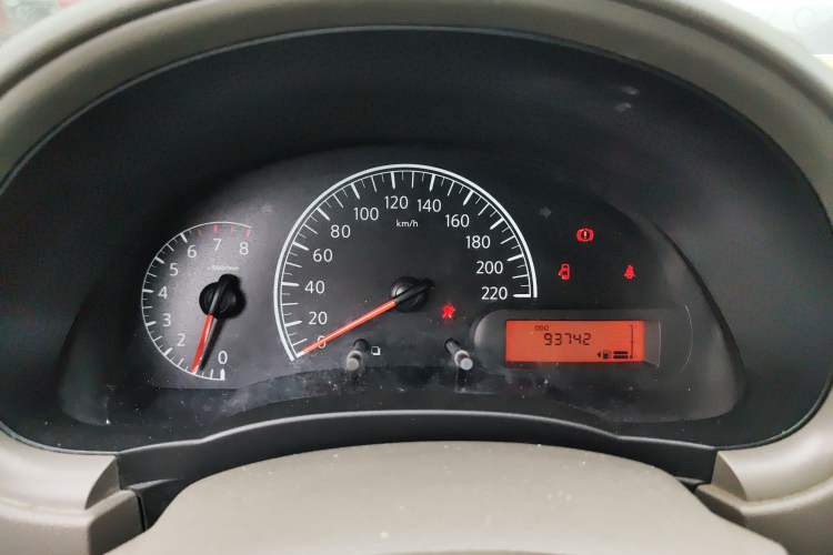 Used Nissan Sunny 2015 1.5XE Manual Comfort Edition Instrument Cluster