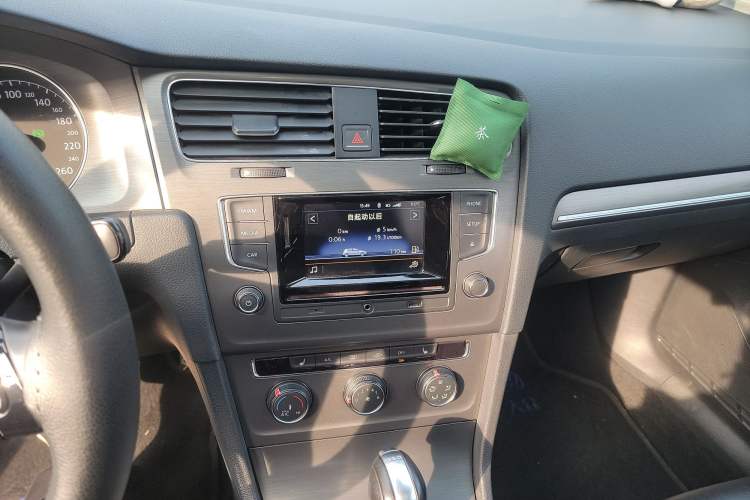 Used Volkswagen Golf 2016 230TSI Automatic Luxury Version