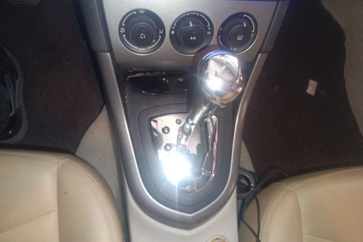 Used Peugeot 408 2011 2.0L Automatic Comfort Edition
