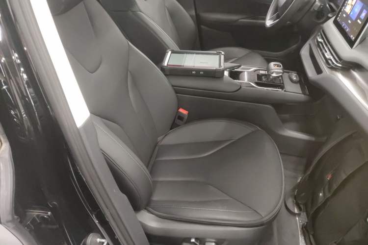 Used Hongqi E-QM5 2021 Charging Version Flagship Edition Right Front Seat