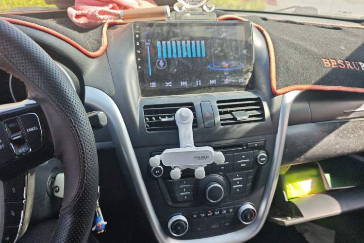 Used Bestune X80 2013 2.0L automatic comfort version Audio And AC Panel