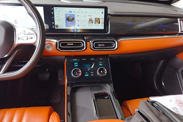 Used JETOUR Shanhai L7 2024 1.5T 120km ULTRA 7-Seater Audio And AC Panel