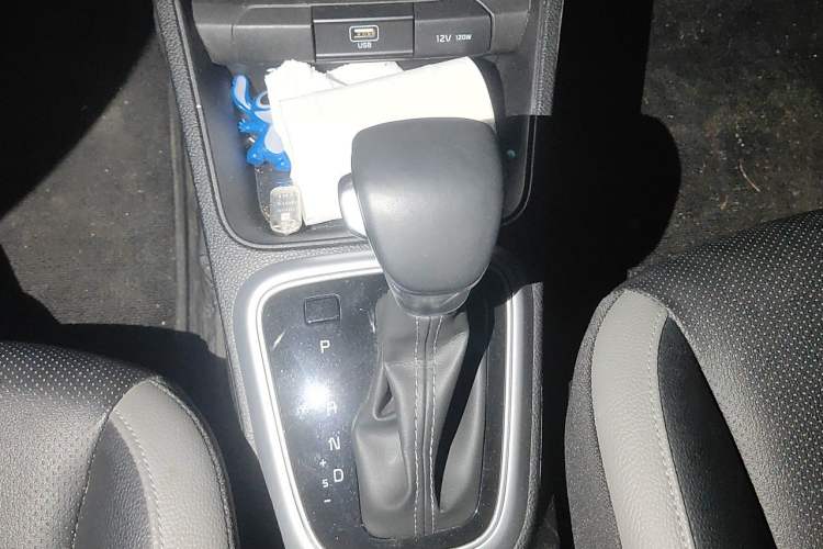 Used Kia kx1 Stonic 2021 1.4L CVT Sunroof Model