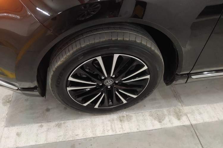 Used Toyota Venza 2023 2.5L Smart Electric Hybrid Dual-Drive Prestige Version