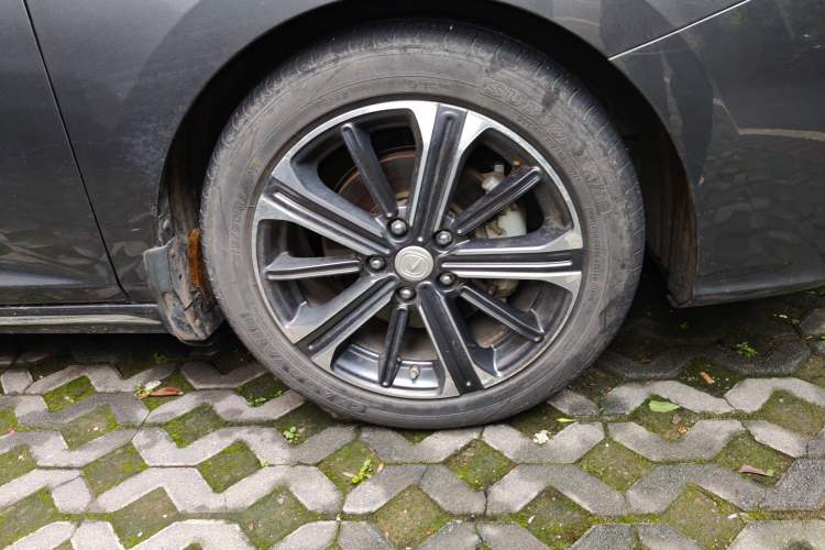 Used CHANGAN Ruicheng CC 2022 Blue Whale Edition 1.5T DCT Prestige Model Right Front Wheel Hub