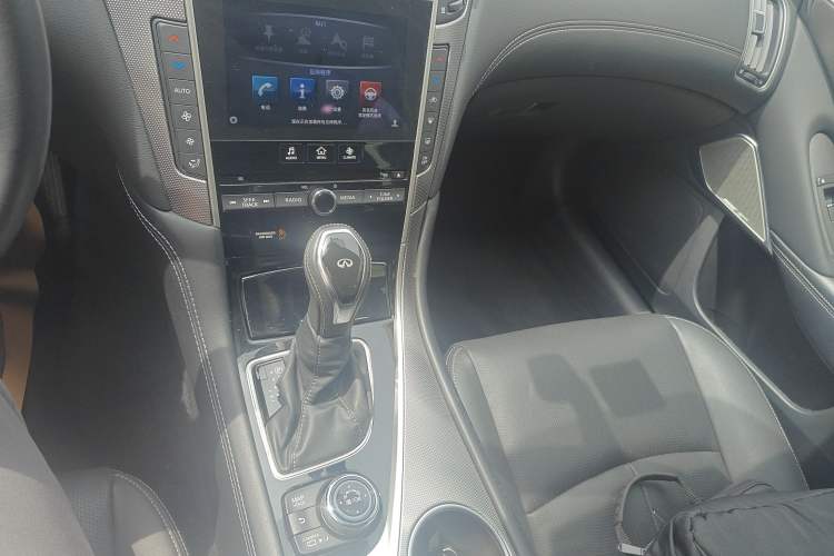 Used Infiniti Q50L 2018 2.0T Enjoyment Edition China V standard