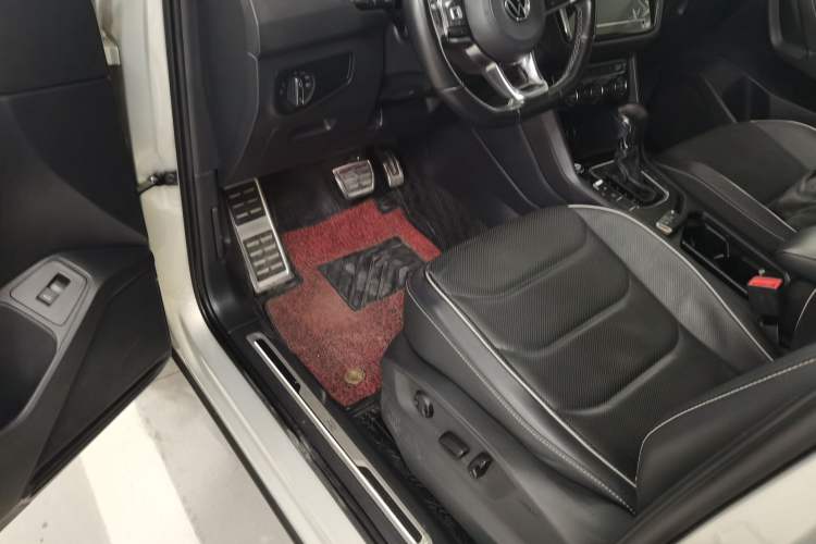 Used Volkswagen Tiguan L 2021 330TSI Automatic Two-Wheel Drive R-Line Flagship Edition
