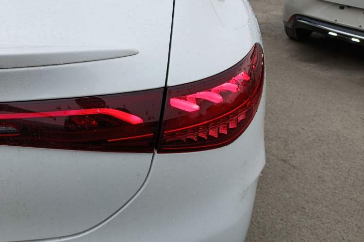 Used Mercedes-Benz EQE 2022 350 First Edition Special Version Exterior 3