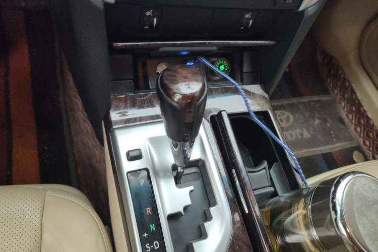 Used Toyota Camry 2015 2.0G Premier Edition Gear Lever