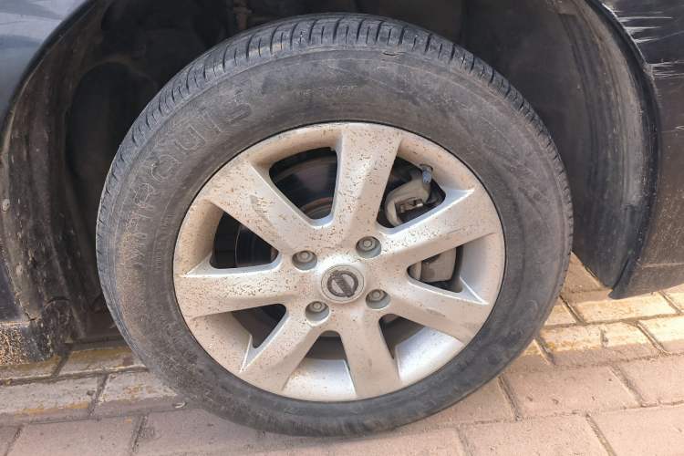 Used Nissan Sylphy 2012 Classic 1.6XE Manual Comfort Edition Right Front Wheel Hub