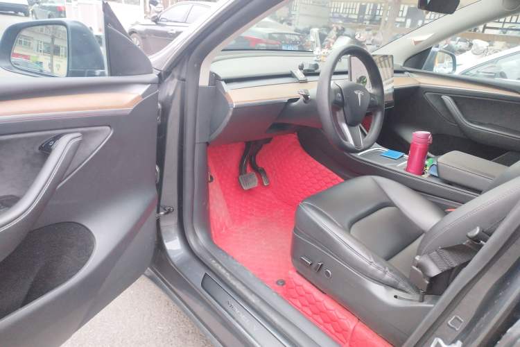 Used Tesla Model Y 2021 Long-Range All-Wheel-Drive Version