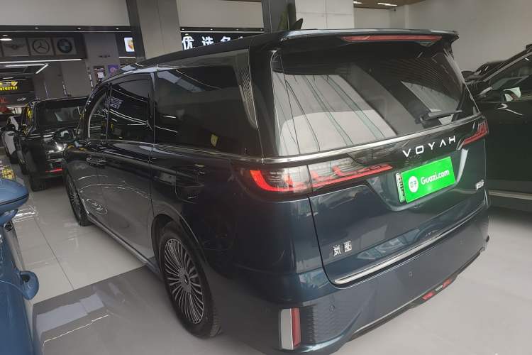 Used VOYAH Dream 2025 PHEV Four-Wheel-Drive Flagship Kunpeng Edition
