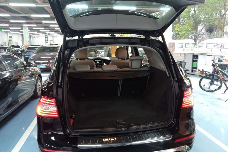 Used Mercedes-Benz M-Class 2014 ML 400 4MATIC Dynamic Model
