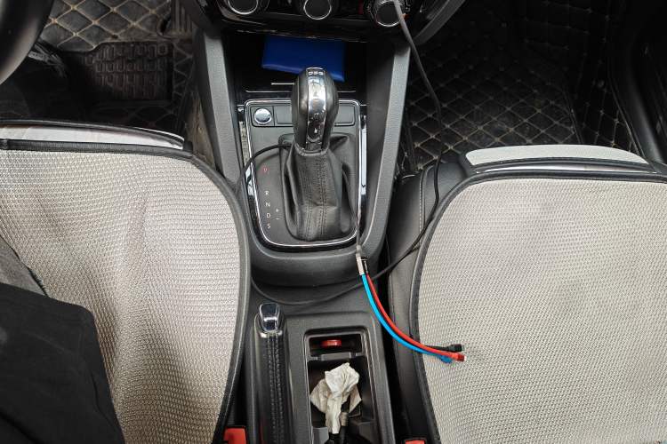 Used Volkswagen Sagitar 2018 280TSI DSG Ignite Edition Gear Lever