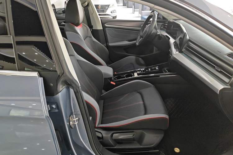 Used Volkswagen Lamando 2022 Lavida L 280TSI DSG Cool & Spicy Edition Right Front Seat