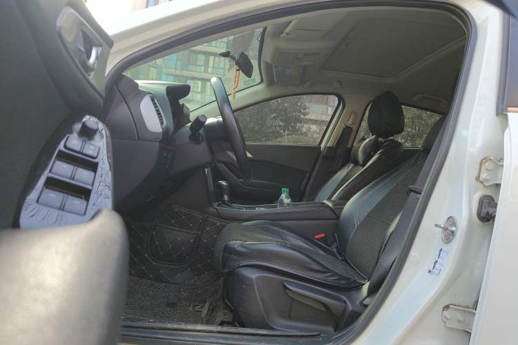 Used Mazda 3 Axela 2017 Sedan 1.5L Automatic Luxury Model Emission Standard China V Left Front Seat