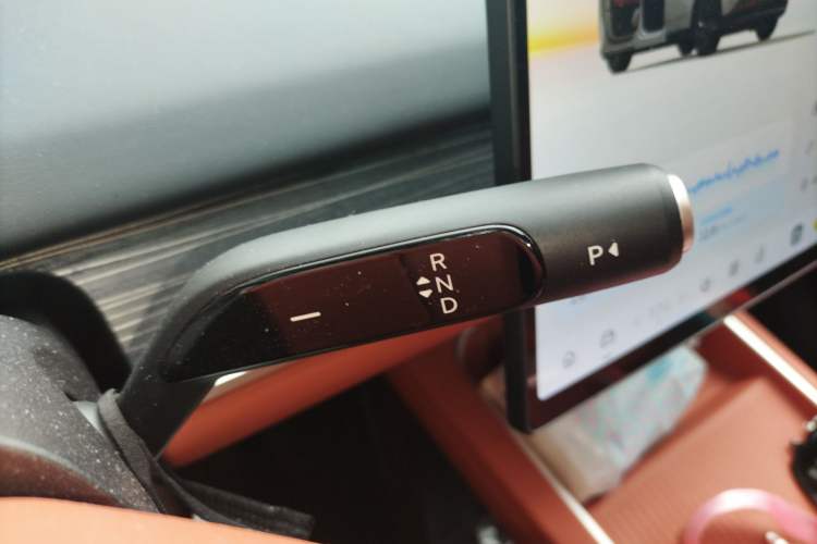 Used ONVO L60 2024 60 kWh Rear-Drive Version Gear Lever