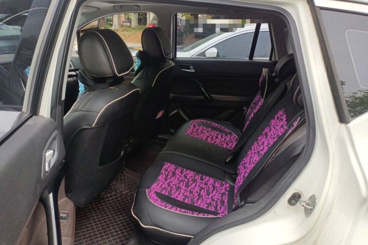 Used GAC Trumpchi GS4 2017 235T G-DCT Two-Wheel Drive Elite Edition Interior 4