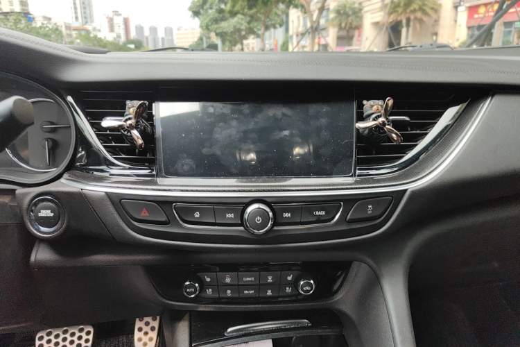 Used Buick Regal 2022 GS Prestige Model Audio And AC Panel