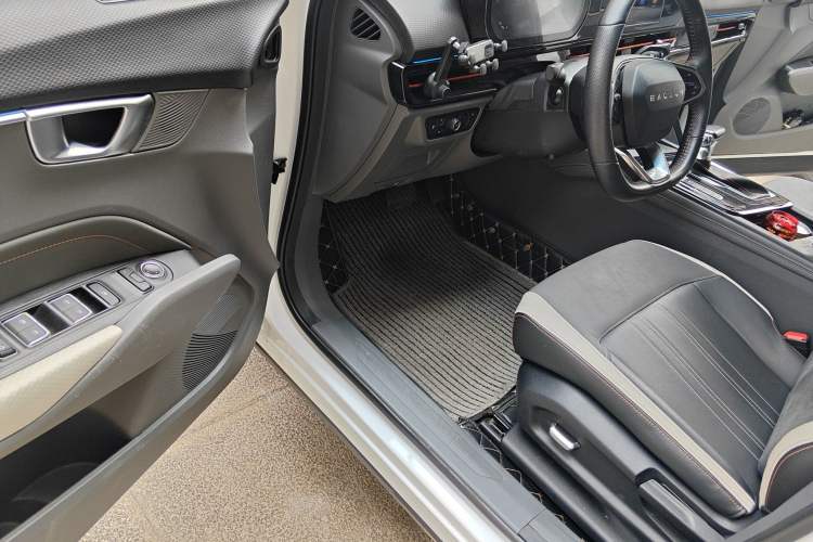 Used Baojun RC-6 2019 1.5T CVT 24-Hour Online Luxury Edition