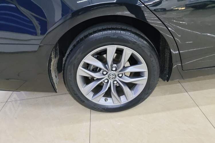 Used Toyota Avalon 2021 2.5L Luxury Edition Right Rear Wheel Hub