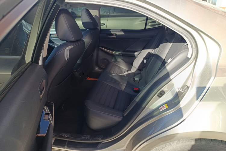 Used Lexus IS 2017 300 Leading Edition
